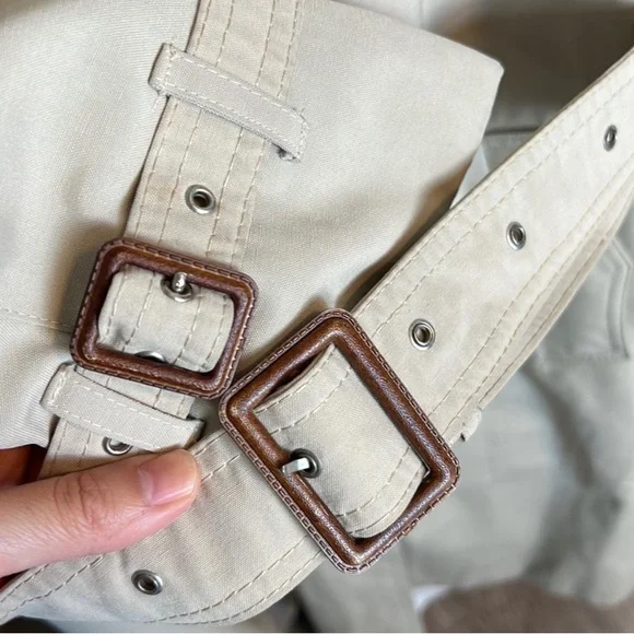 Vintage Canda Trench Coat with Belt - Picture 5 of 6